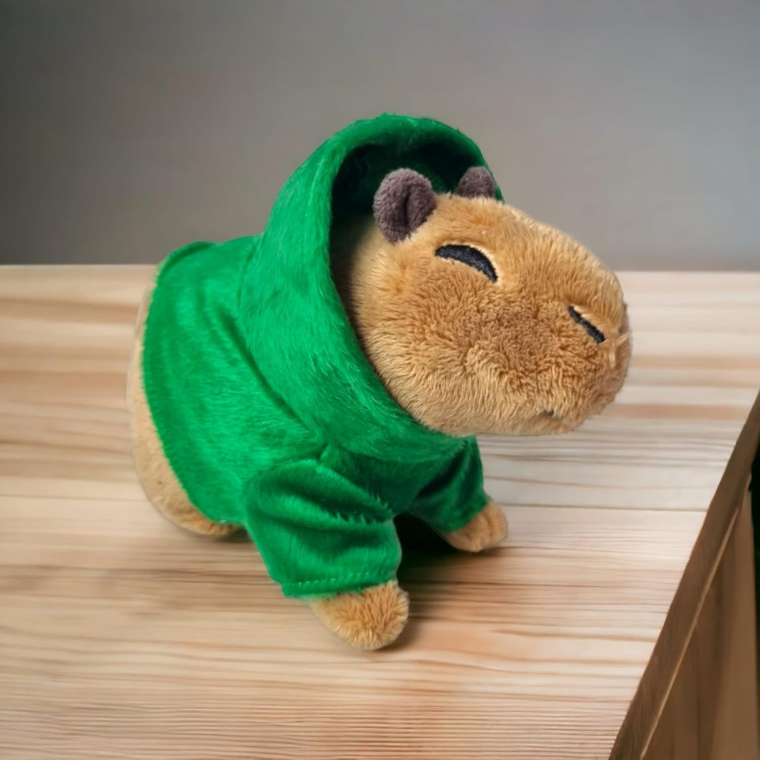 Brinquedos De Pelucia Capivara Fofa Filó C/Capuz Verde - Imagem 3