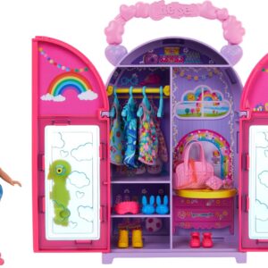 Barbie. Conjunto de Brinquedo Armário da Chelsea com 1 Boneca e 15 Peças de Roupa e Acessórios, Para crianças a partir de 3 anos